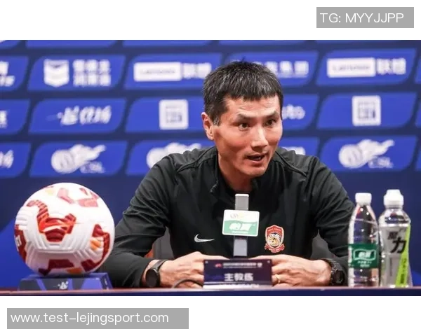 现任足球国家队主教练的执教理念与战术分析探讨 现任足球国家队主教练的执教理念与战术分析探讨