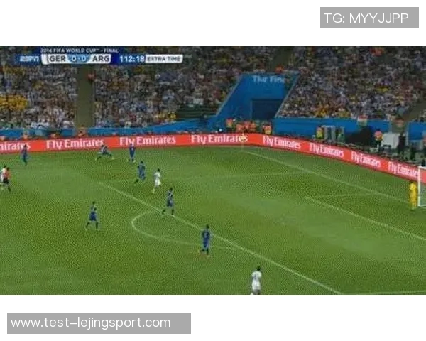 篮球与足球哪个更具挑战性和技术含量的全面比较分析 篮球与足球哪个更具挑战性和技术含量的全面比较分析