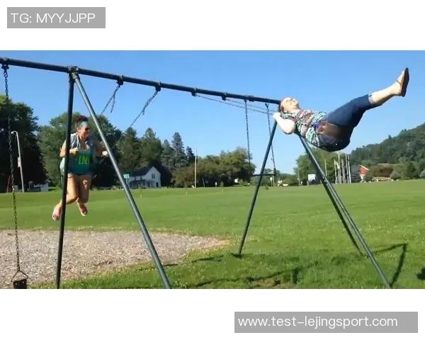 足球场上的幽默瞬间让你捧腹大笑的搞笑段子合集 足球场上的幽默瞬间让你捧腹大笑的搞笑段子合集